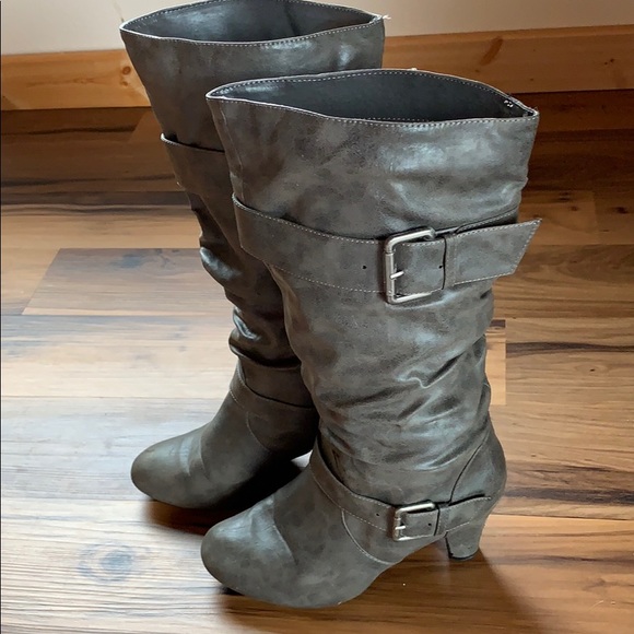 Shoes - Tall grey boots SZ 8.5
